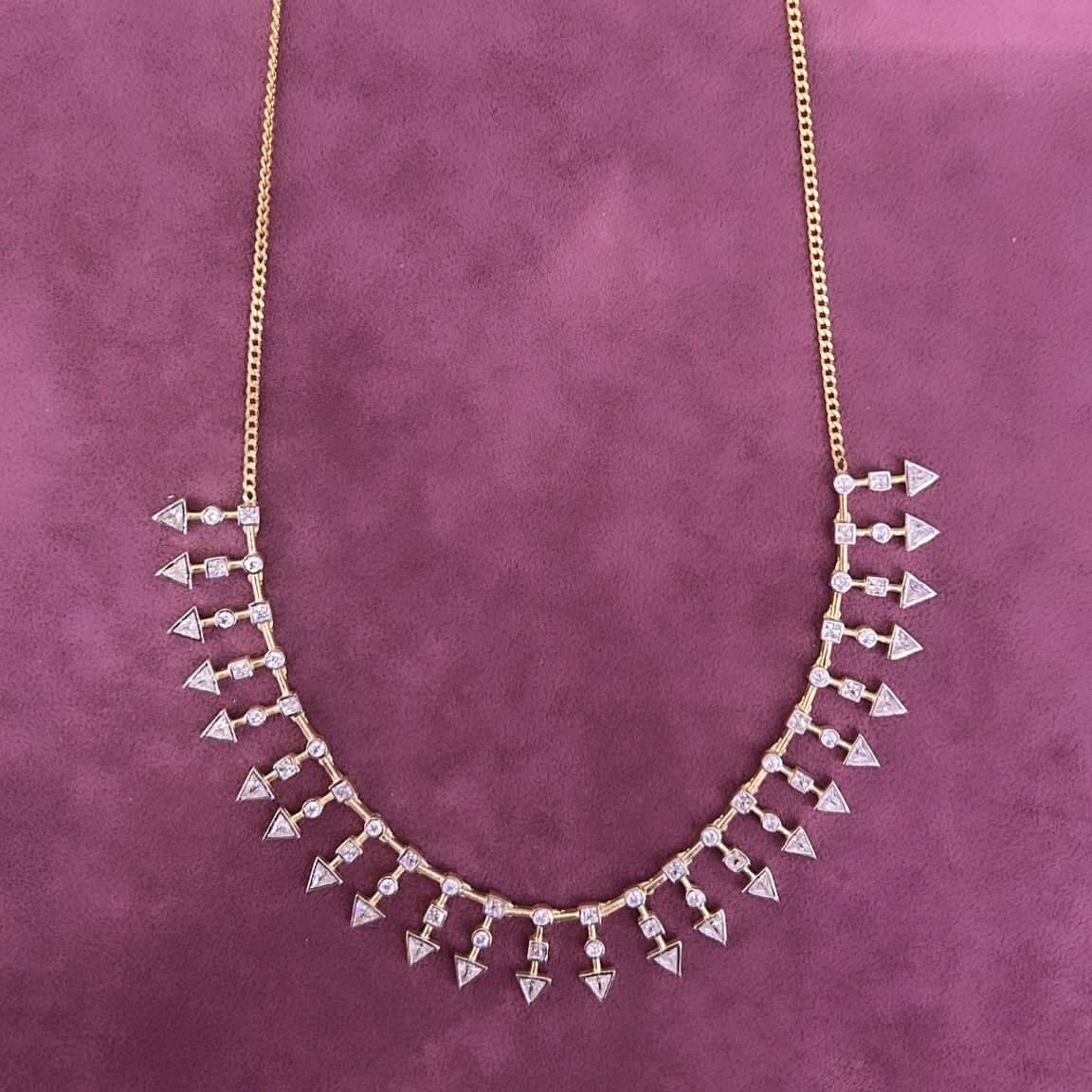 Taşlı Ok Model Kolye
