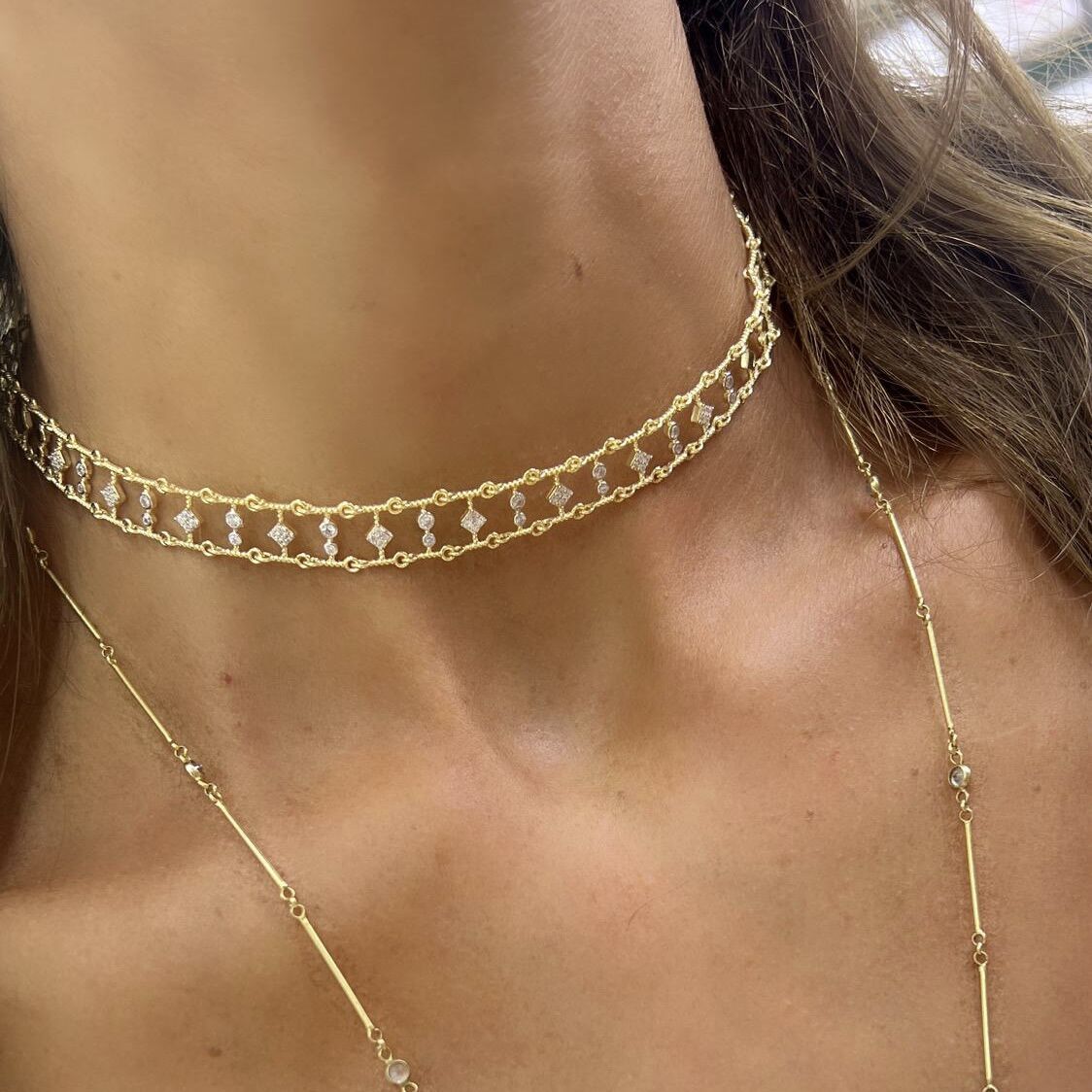 Desenli Choker Kolye
