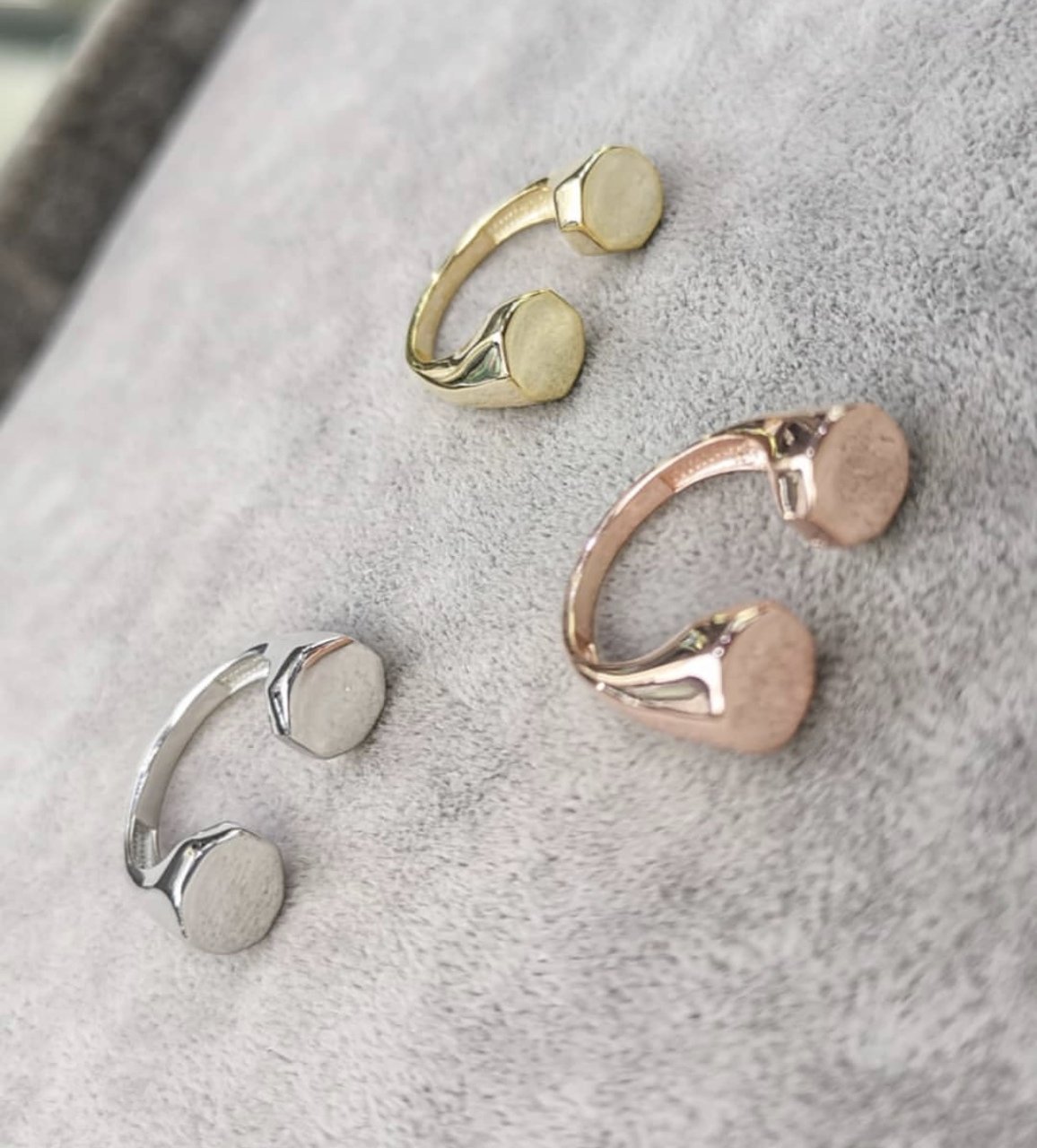 Two-Headed Ring