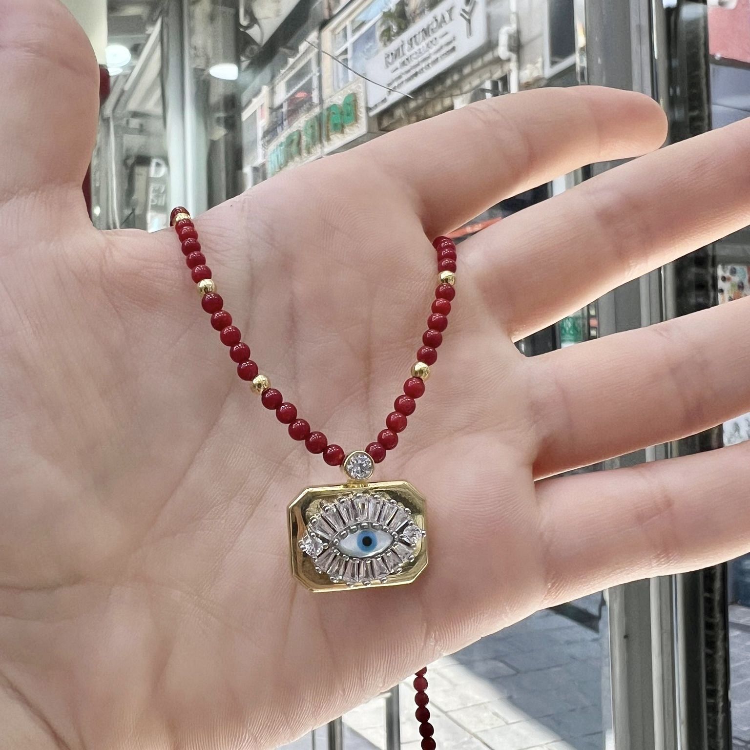 Göz Madalyon Mercan Kolye