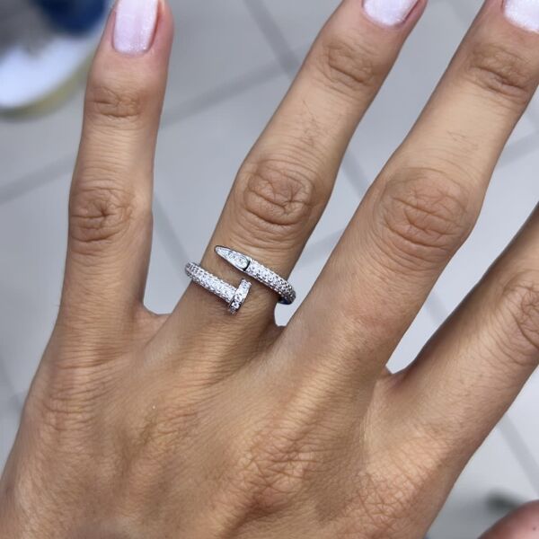 İthal Taşlı Çivi Yüzük