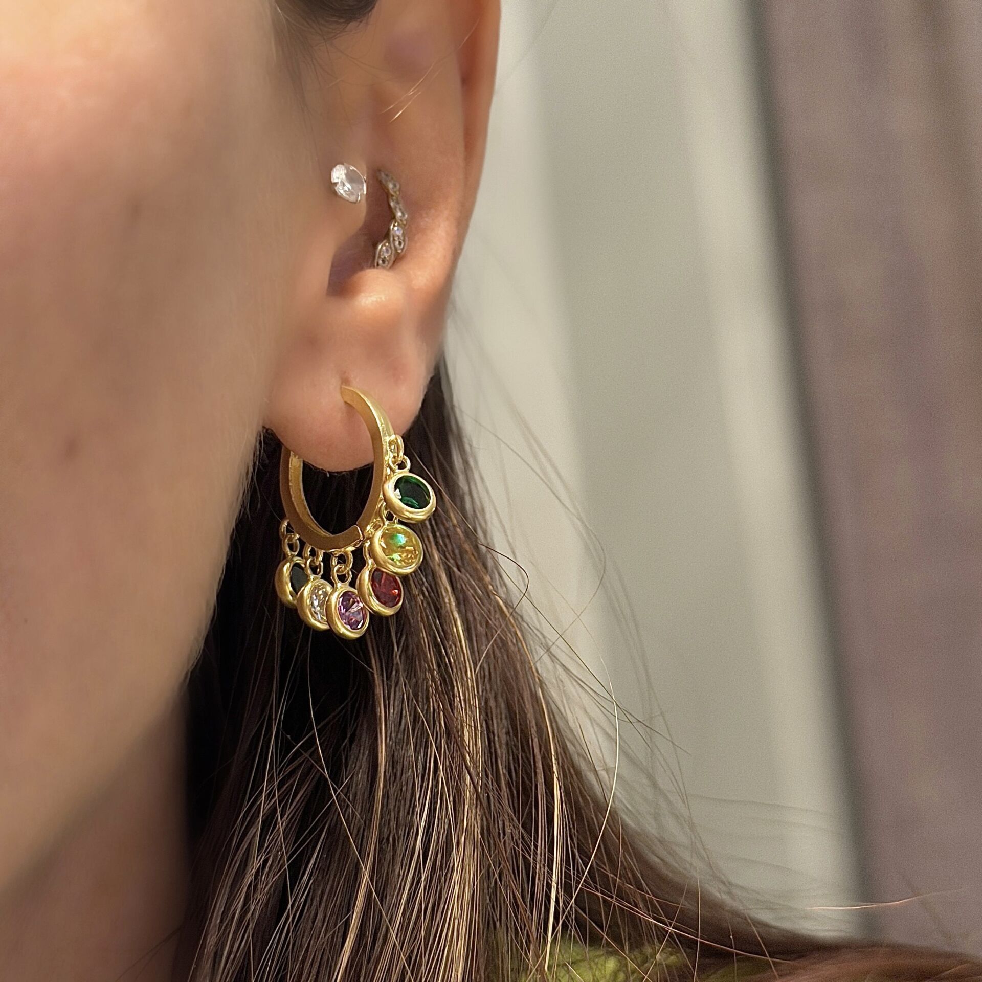 Renkli Taşlı Pul Küpe