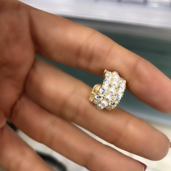 Taşlı İncili Kıkırdak Küpe