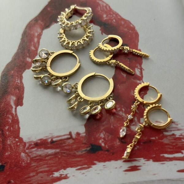 Sıra Taşlı Halka Küpe