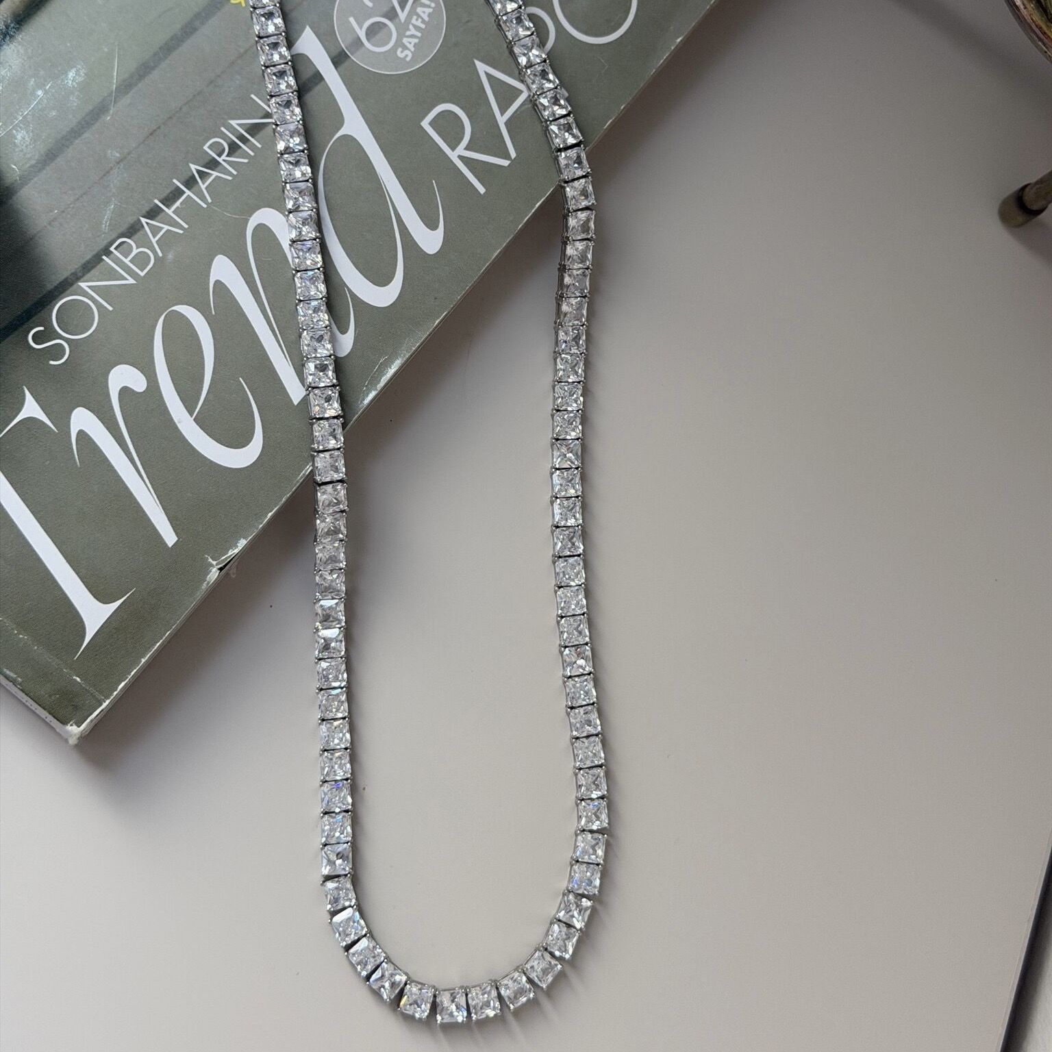 Kare Kesim Suyolu Kolye