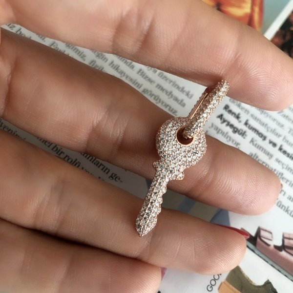 Taşlı Anahtar Küpe (Tek)