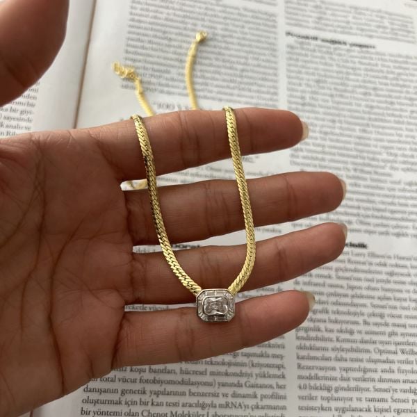 Baget Taşlı Hasır Kolye