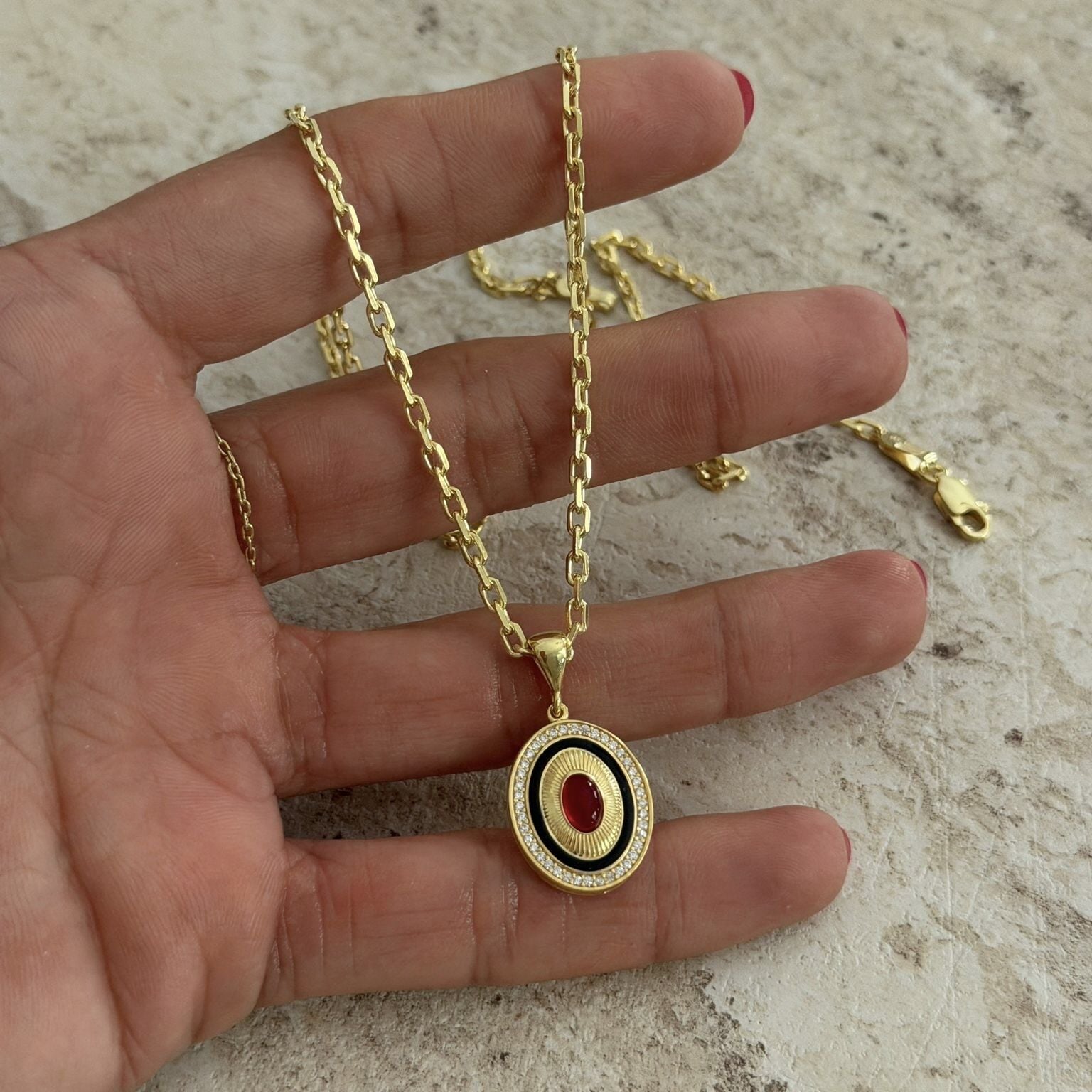 Doga Oval Kolye