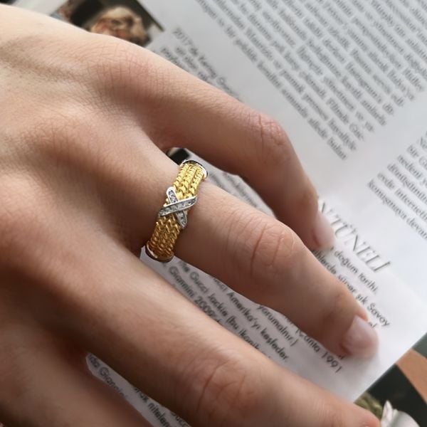 İthal Örgülü Çapraz Yüzük