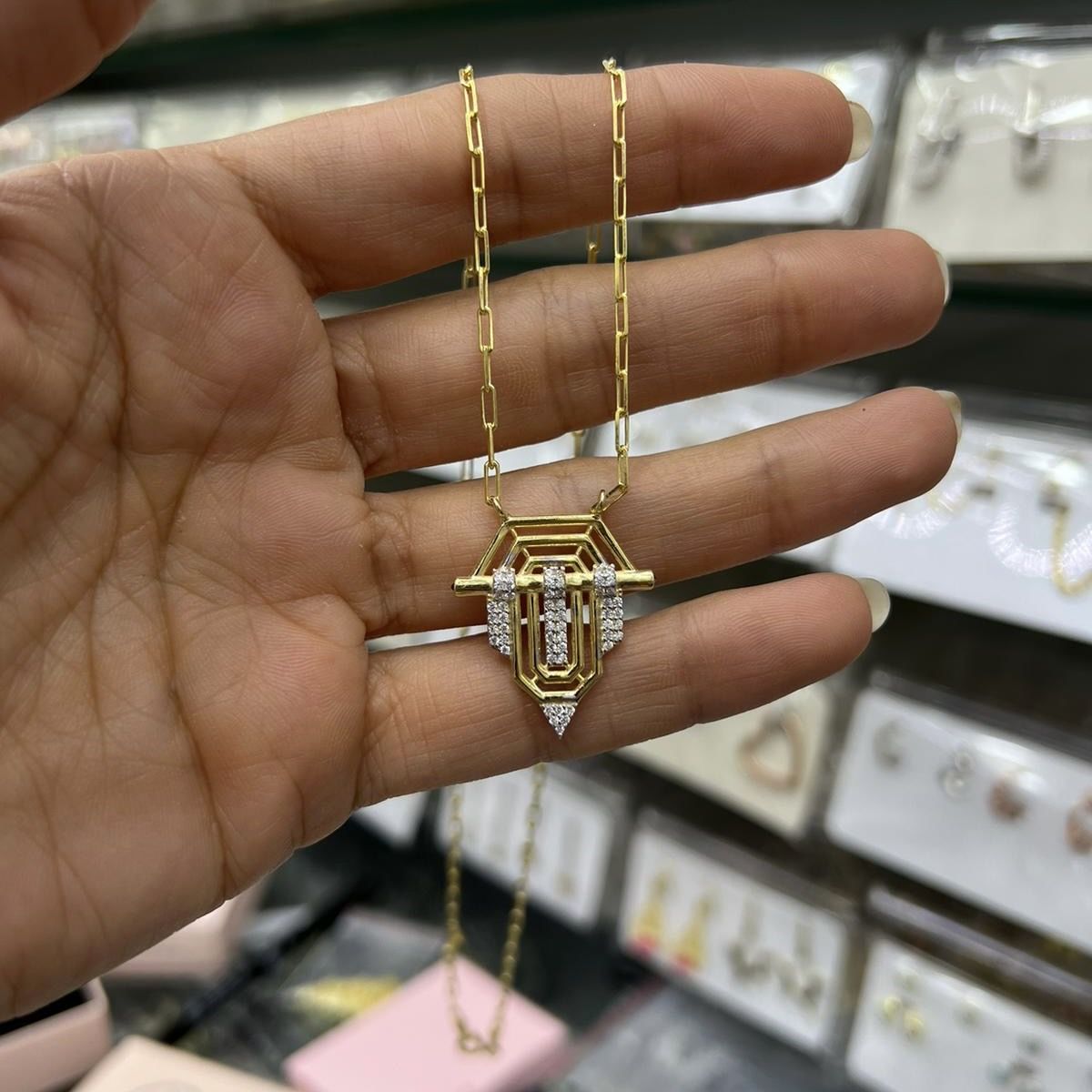 Büyük Taşlı Ok Kolye