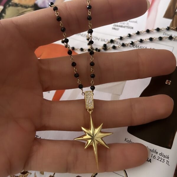 Siyah Mineli Kutup Yıldızı Kolye