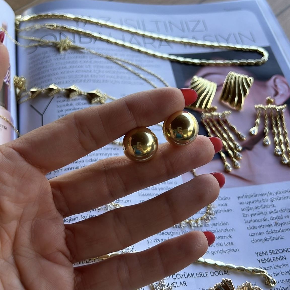 Büyük Bombe Top Küpe (Çift)