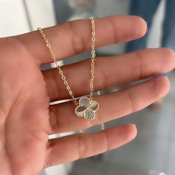İthal Çiçek Kolye
