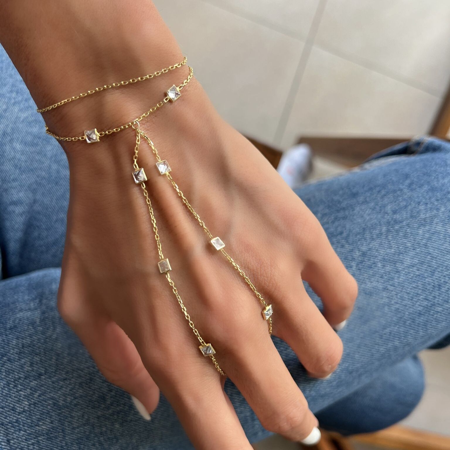 Kare Taşlı Şahmeran