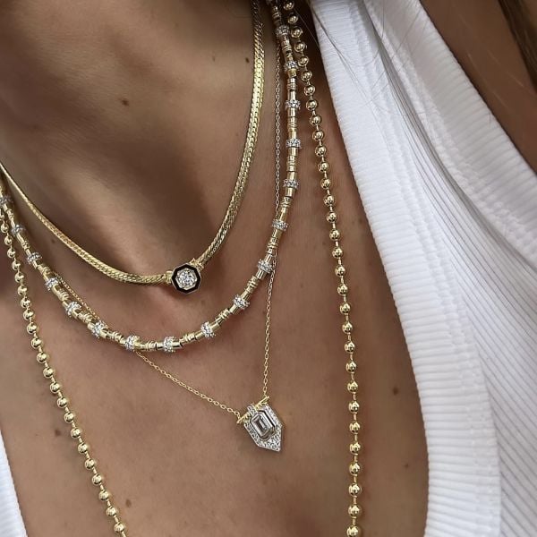 Taşlı Halka Que Kolye