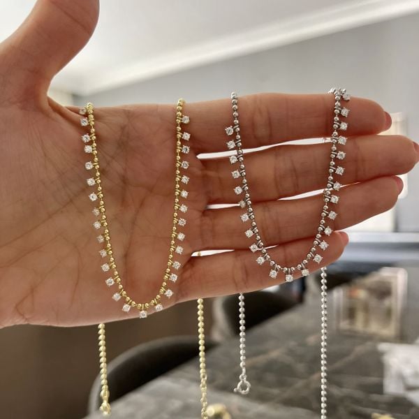 Taşlı Top Detaylı Kolye