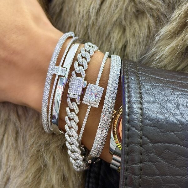 Full Taşlı Kelepçe