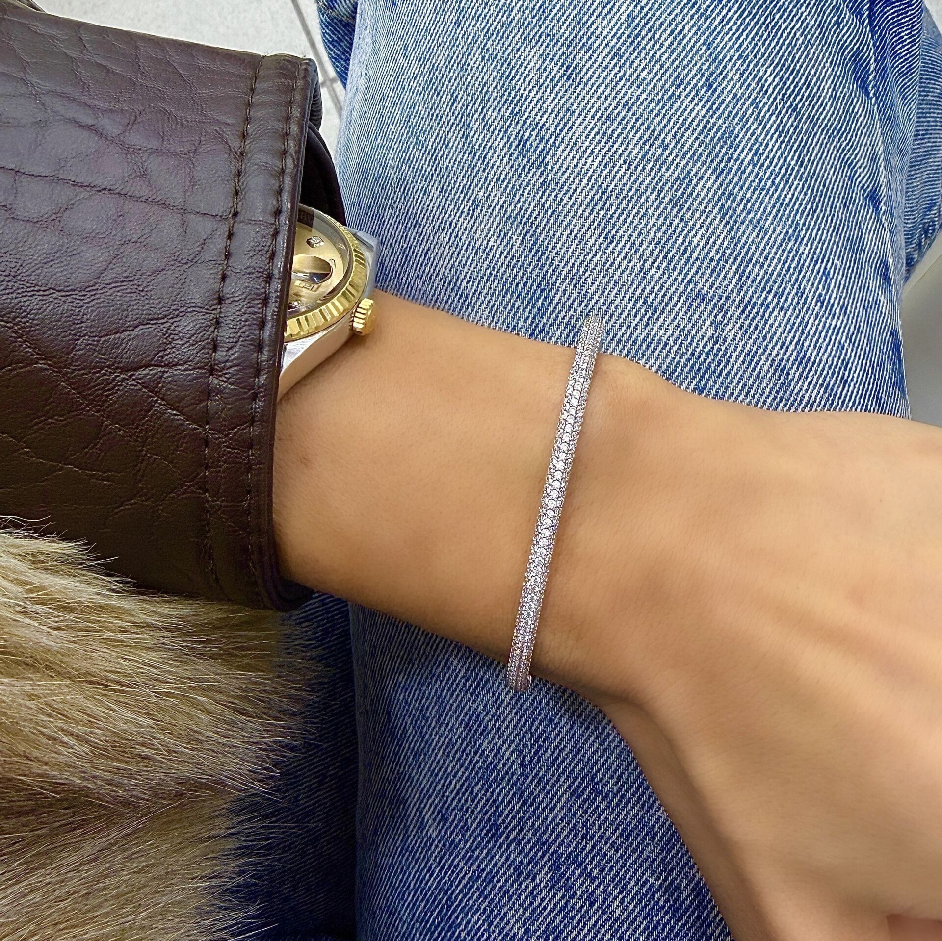 Full Taşlı İnce Kelepçe